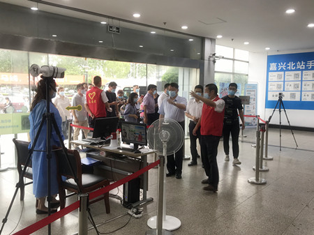 經開陳書記查北站3(趙峰)_副本.jpg 經開陳書記查北站3(趙峰)_副本.jpg